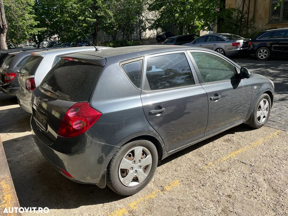 Dezmembrez KIA Ceed gri inchis 1,6 CRDI 16V 2008 66KW D4FB - 6