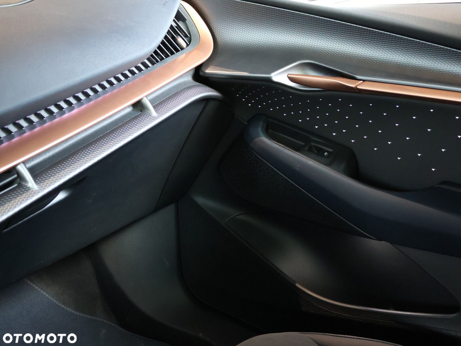 Cupra Tavascan 82kWh 4Drive VZ - 17