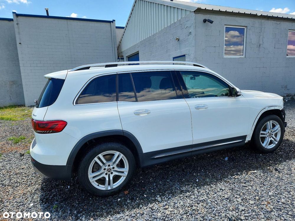 Mercedes-Benz GLB - 4