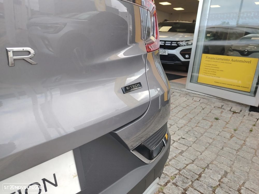 Renault Captur 1.6 E-Tech Full Hybrid Techno — fotografia 37