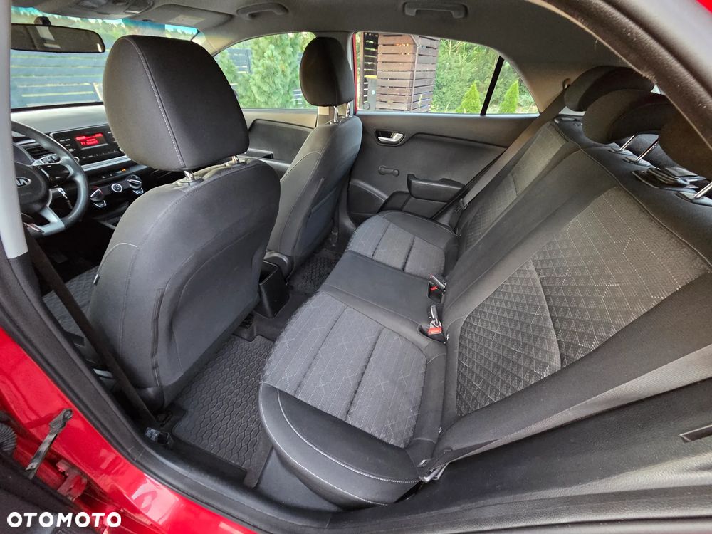 Kia Rio 1.2 L - 10