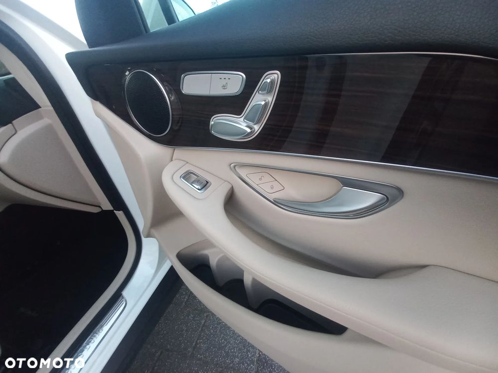 Mercedes-Benz GLC - 21