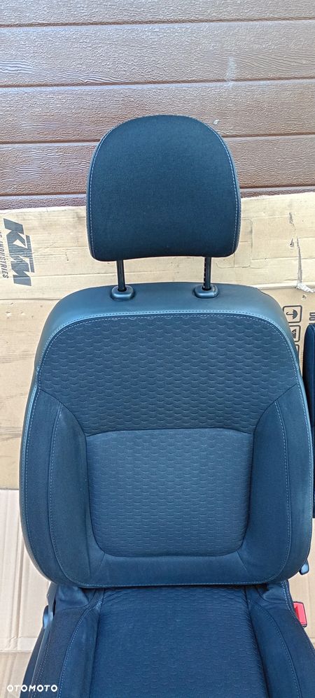 Fotel prawy przód przedni prawy Renault Trafic III Vivaro B - 2
