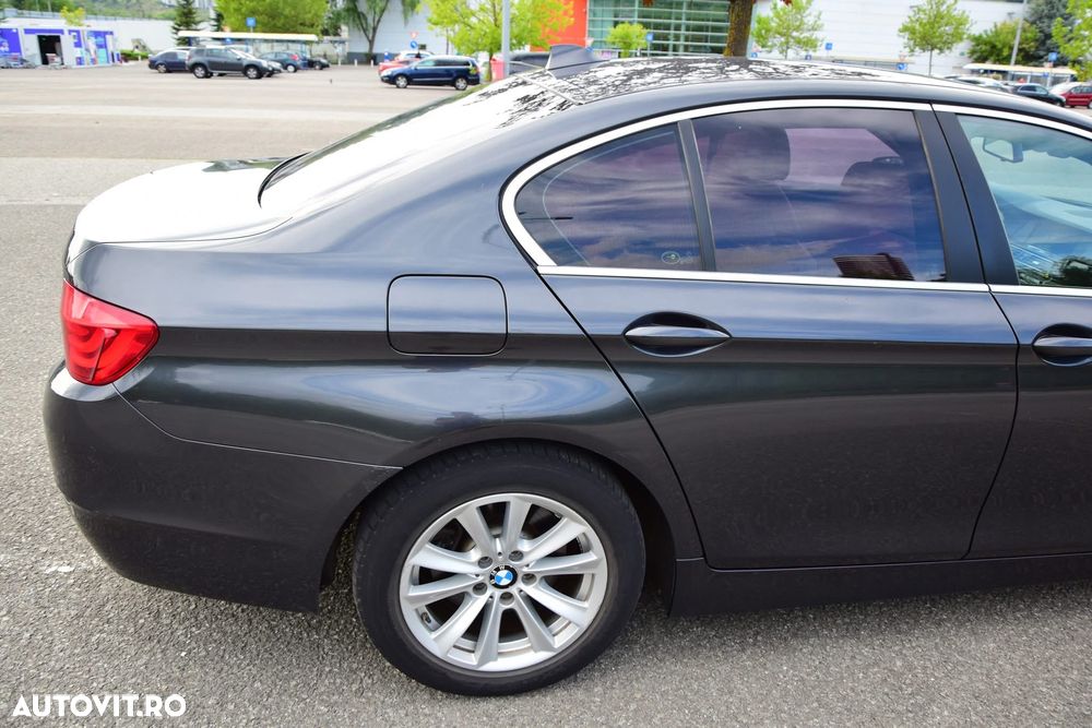 BMW Seria 5 530d Aut. - 32