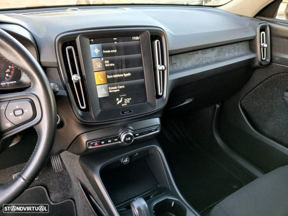 Volvo XC 40 1.5 T2 Momentum Core Geartronic - 11