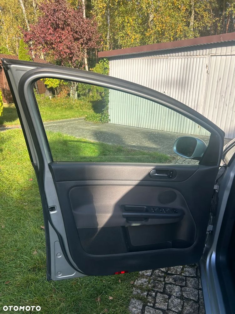 Volkswagen Golf Plus - 11