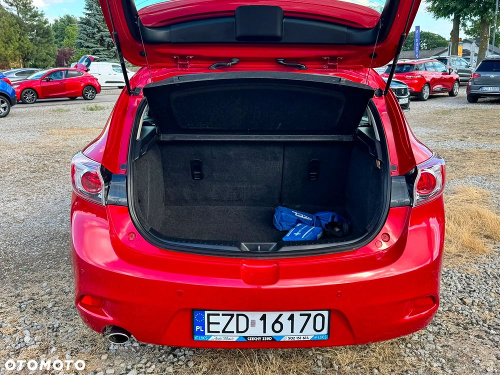 Mazda 3 1.6 Exclusive + - 24