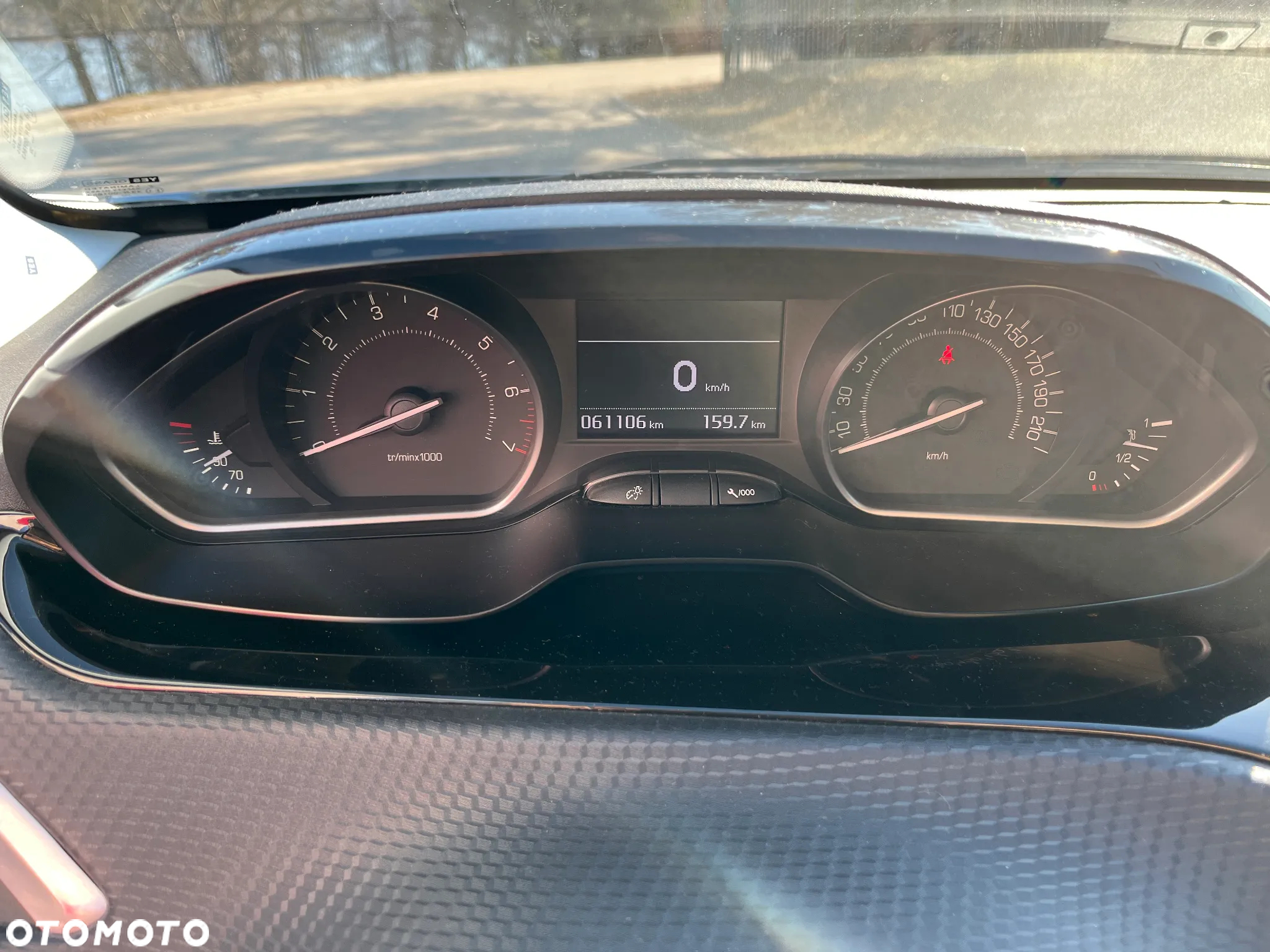 Peugeot 208 PureTech 82 Start & Stop Allure - 10
