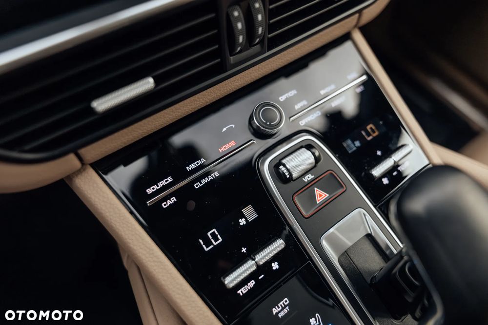 Porsche Cayenne Platinum Edition - 12