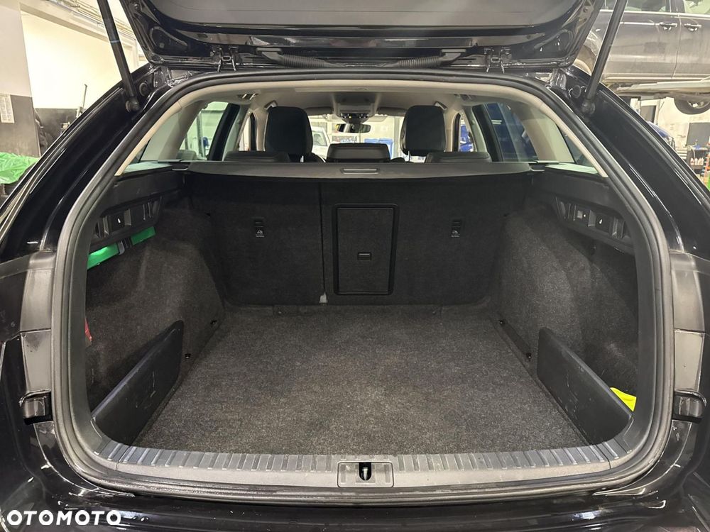 Skoda Octavia 2.0 TDI 4x4 Scout DSG - 34