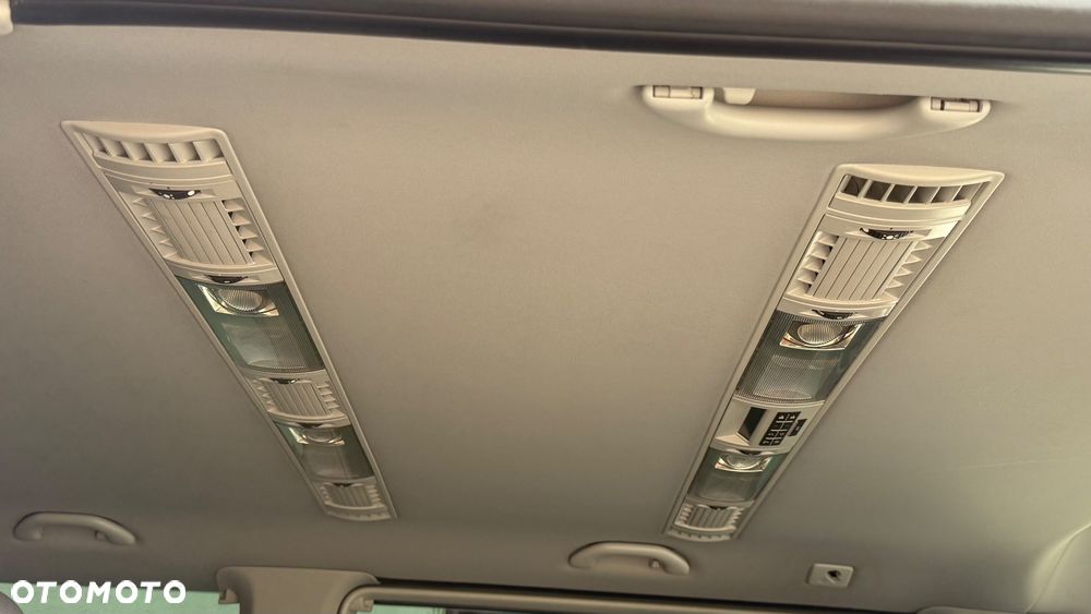 Volkswagen Multivan - 20