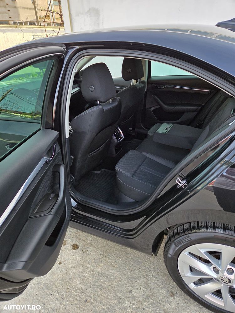 Skoda Octavia 2.0 TDI DSG Style - 11