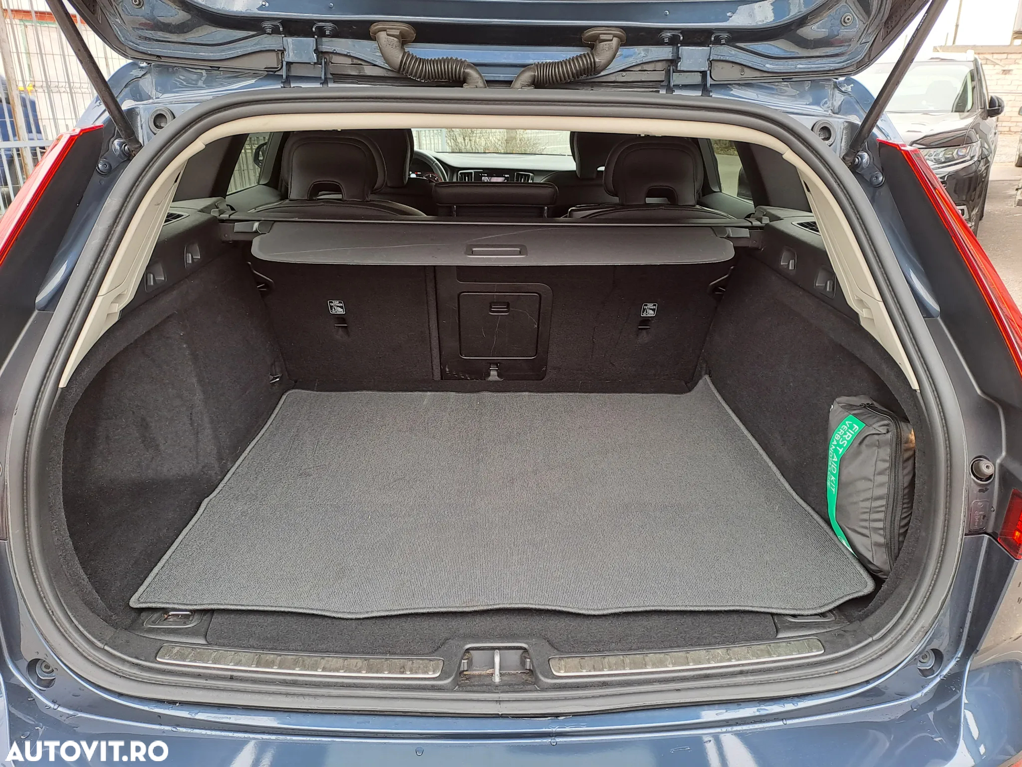 Volvo V60 D4 AWD Geartronic Inscription - 23