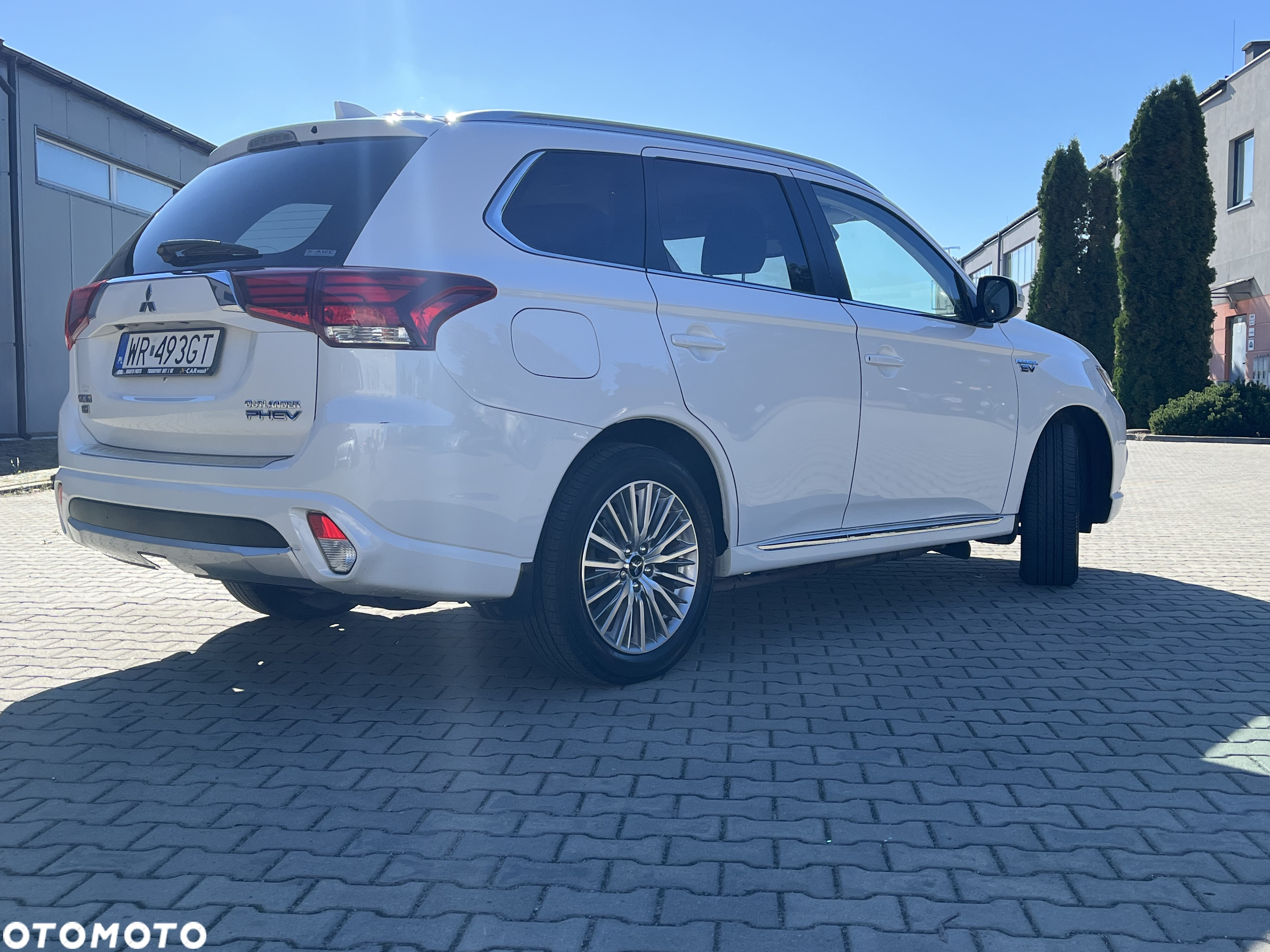 Mitsubishi Outlander - 3
