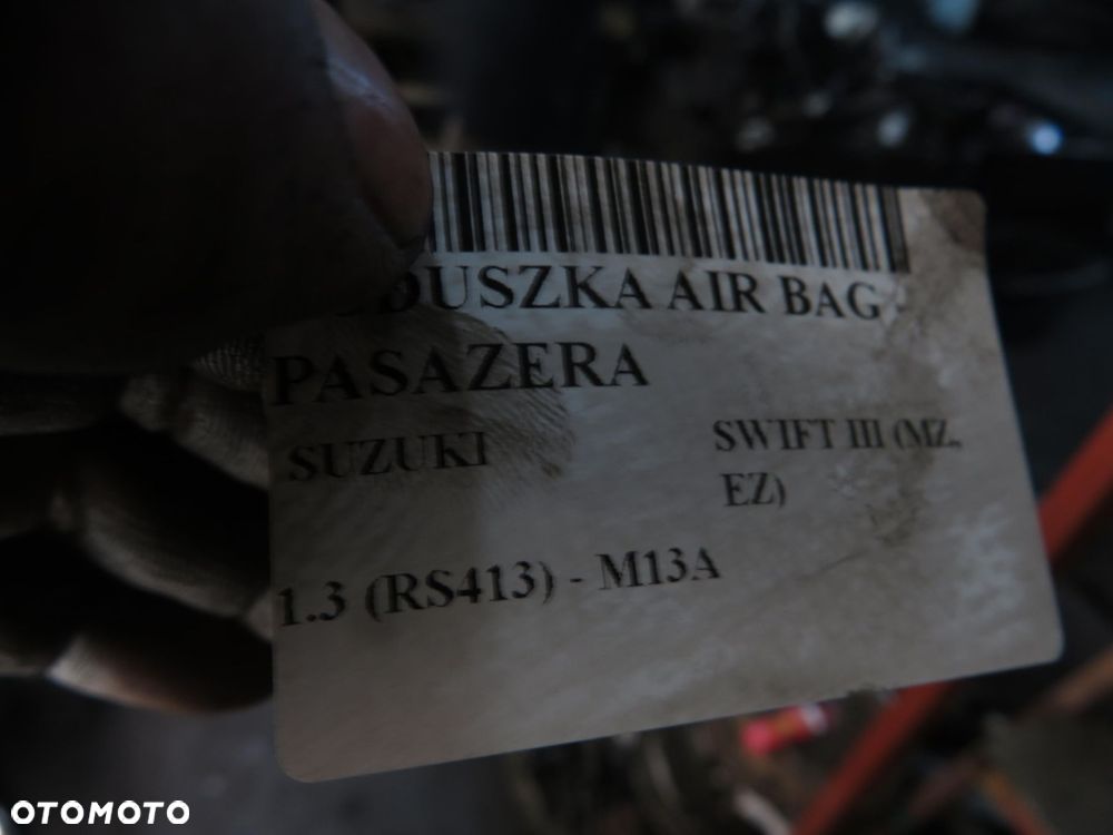 PODUSZKA PASAŻERA SUZUKI SWIFT IV 7392063J00 7391063J10 - 2