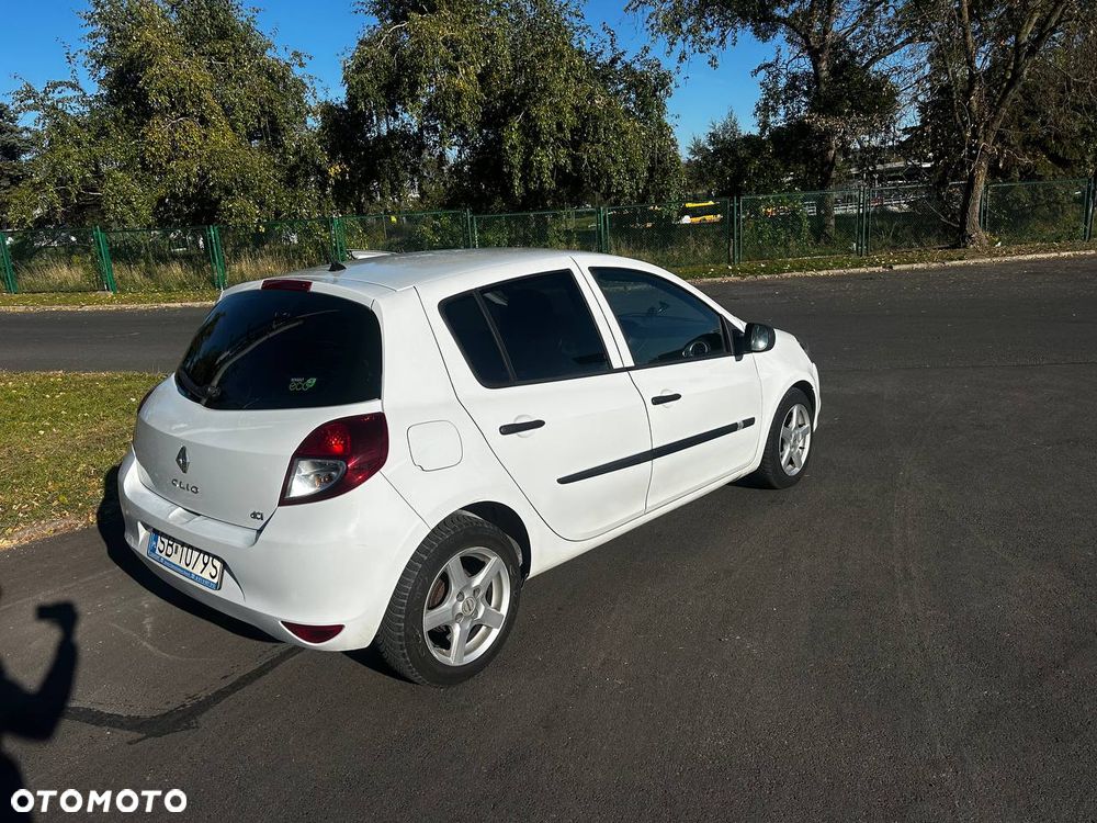 Renault Clio - 16