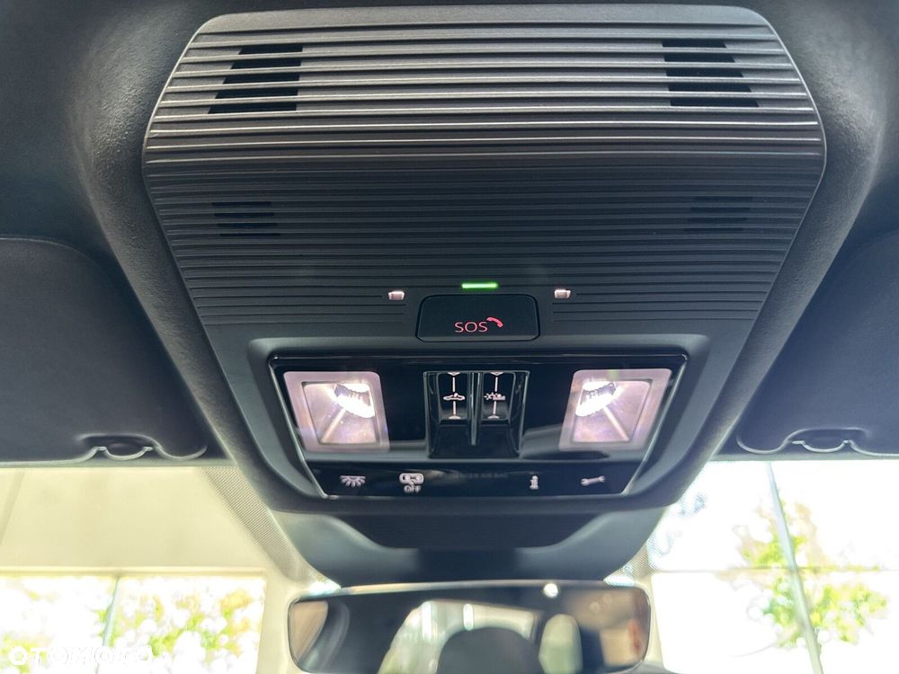 Volkswagen Passat - 33