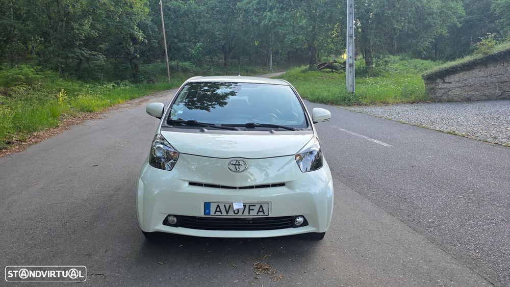 Toyota iQ 1.4 D-4D + - 8