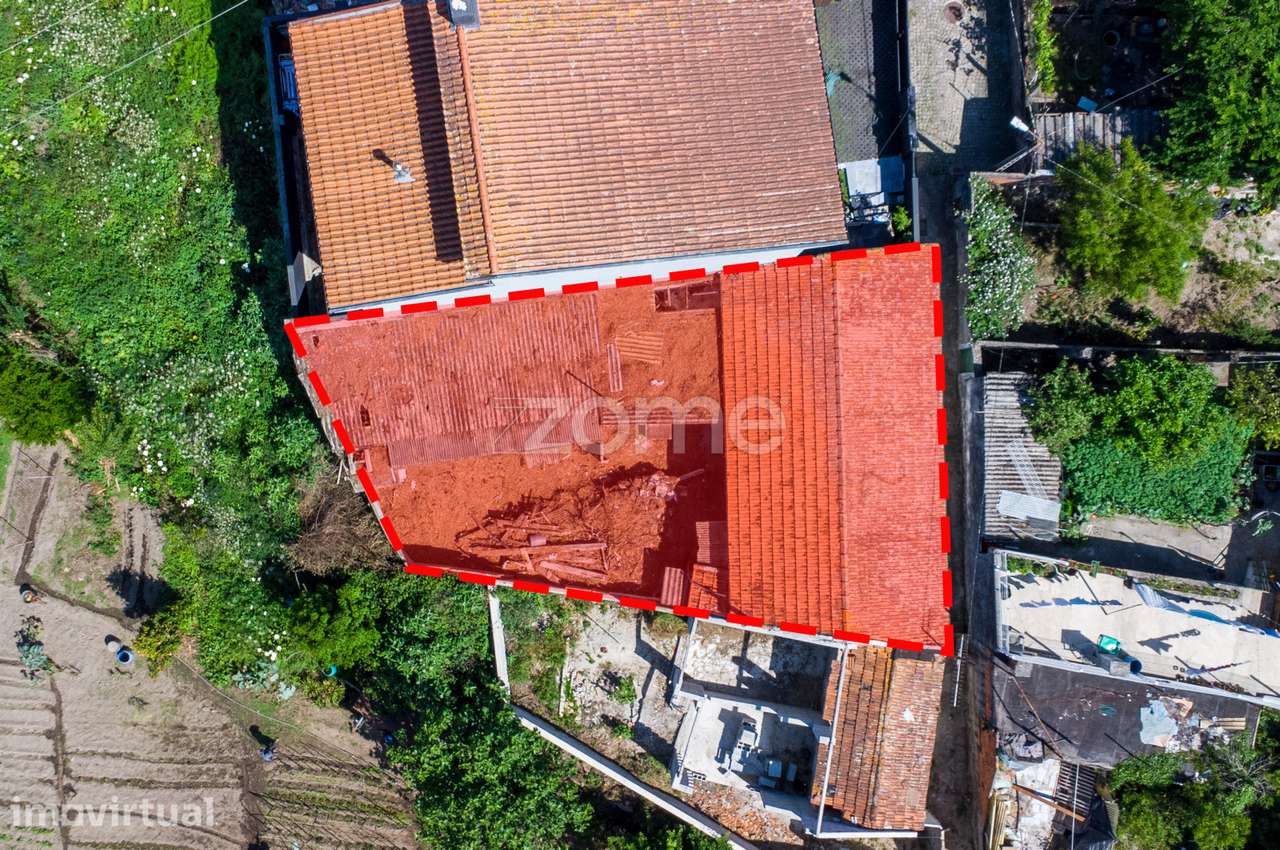 Duas moradias térreas T2 com quintal, para recuperar - Pedrouços, M... - Grande imagem: 4/30