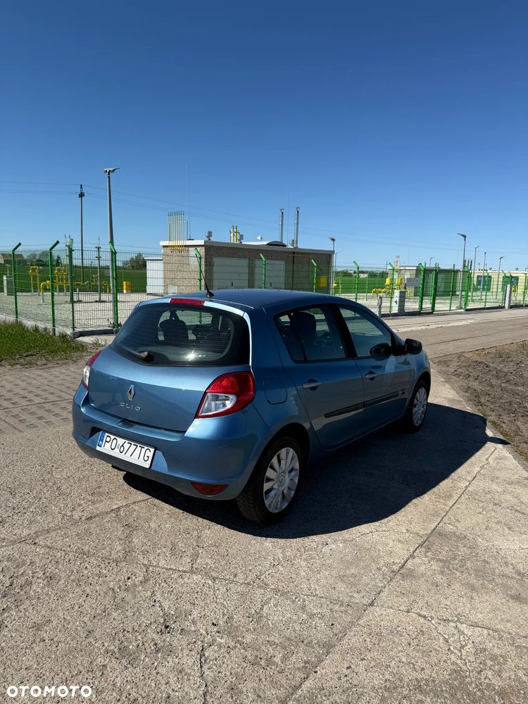 Renault Clio 1.2 16V Alize - 3