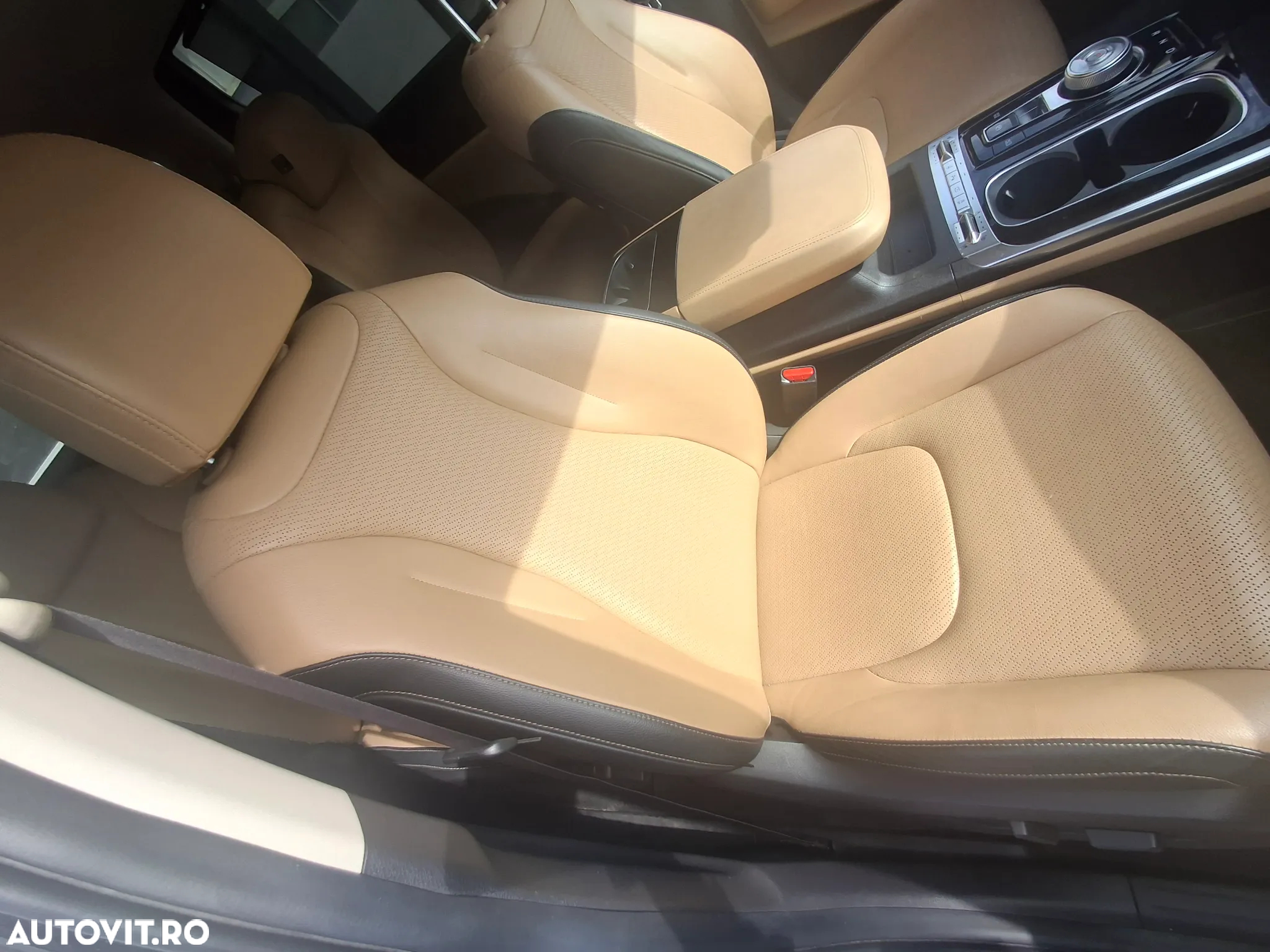 Kia Carnival - 19
