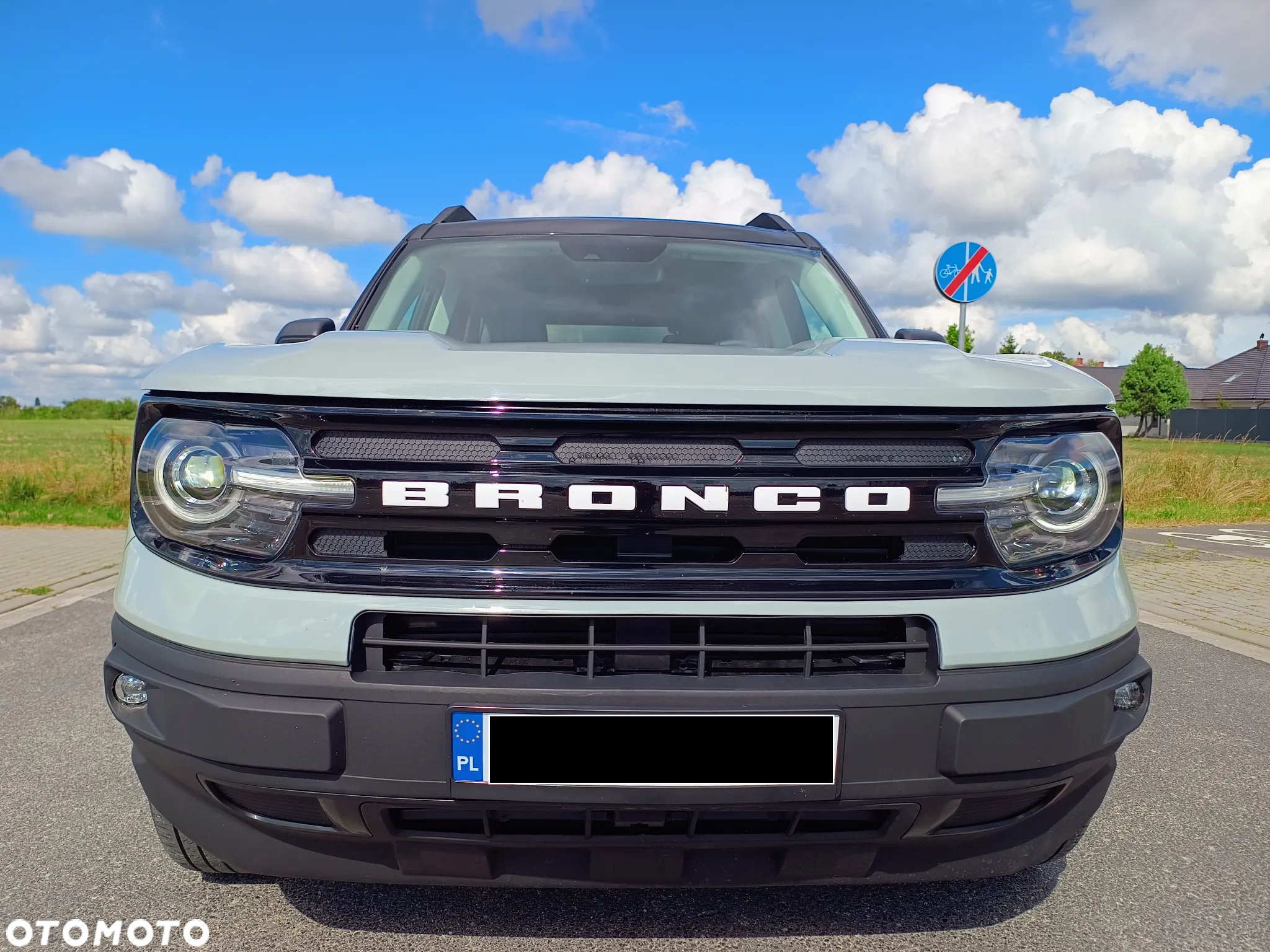 Ford Bronco - 13