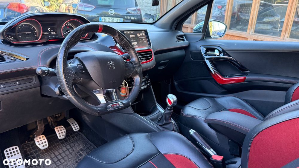 Peugeot 208 1.6 THP GTi - 29