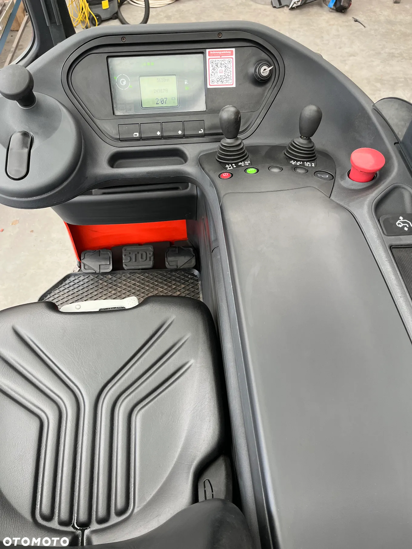 Linde Elektryczny wózek wysokiego składowania R16B / 1120 TRIPLEX przesuw boczny - 8