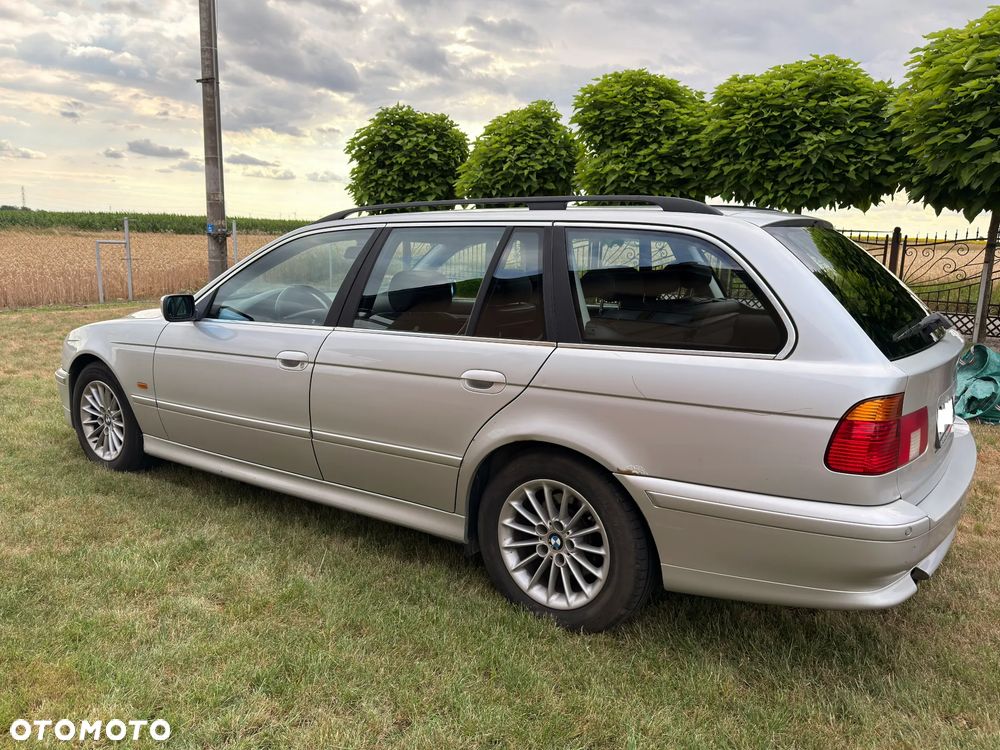 BMW Seria 5 525d - 7
