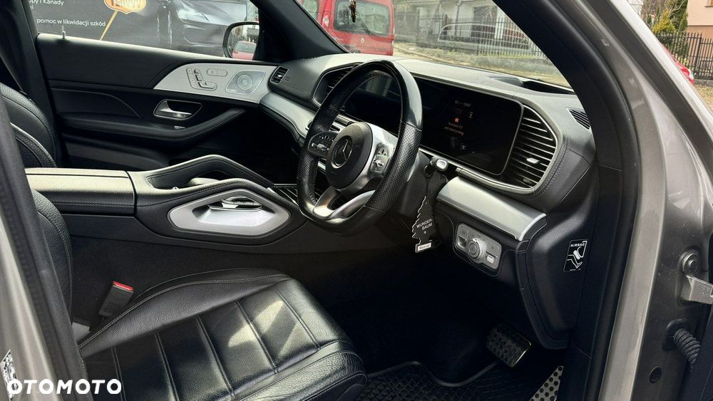 Mercedes-Benz GLS - 27