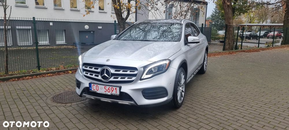 Mercedes-Benz GLA 250 4Matic 7G-DCT - 4