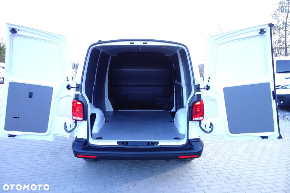 Volkswagen Transporter  T6 Automat 2.0 TDI 150 KM  L1H1 Klima Webasto - 8