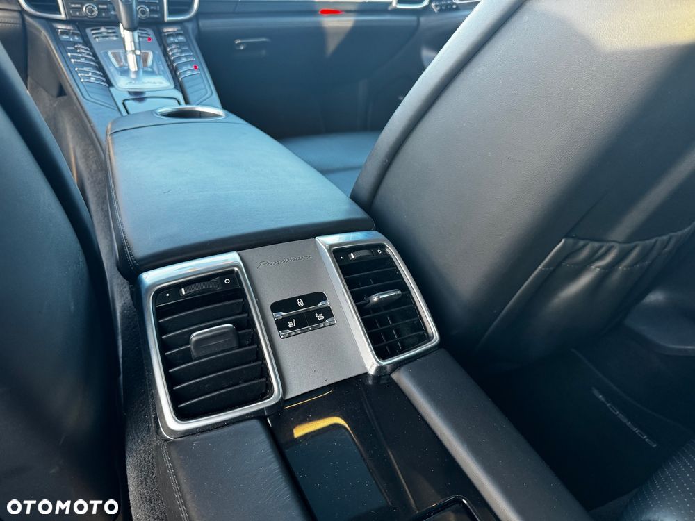 Porsche Panamera Diesel - 16