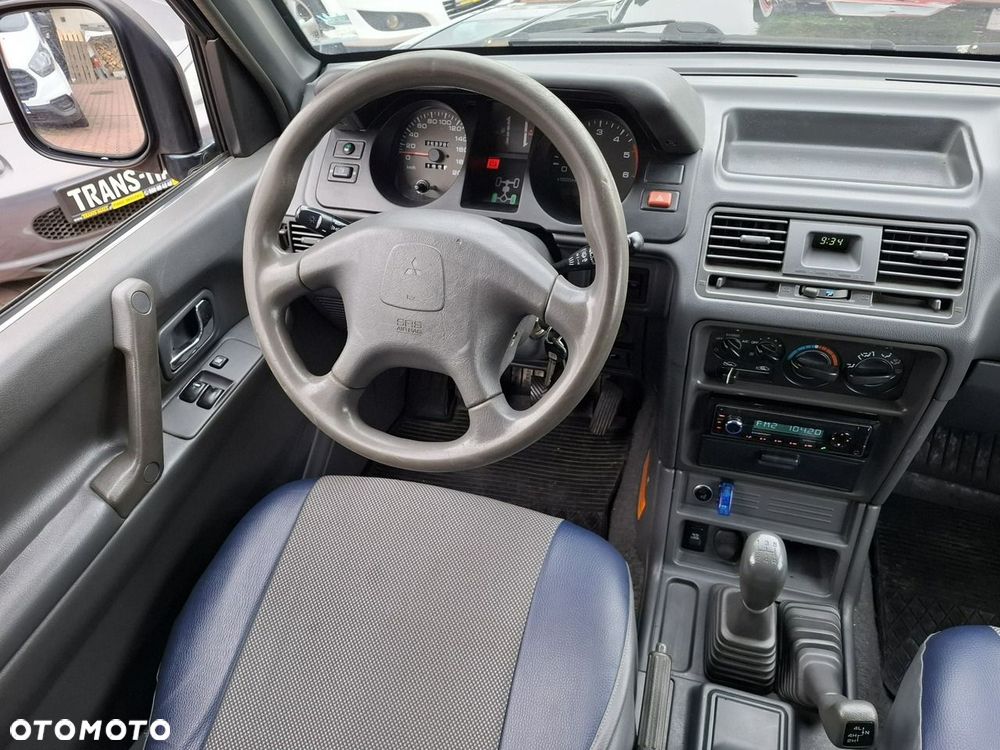 Mitsubishi Pajero - 12