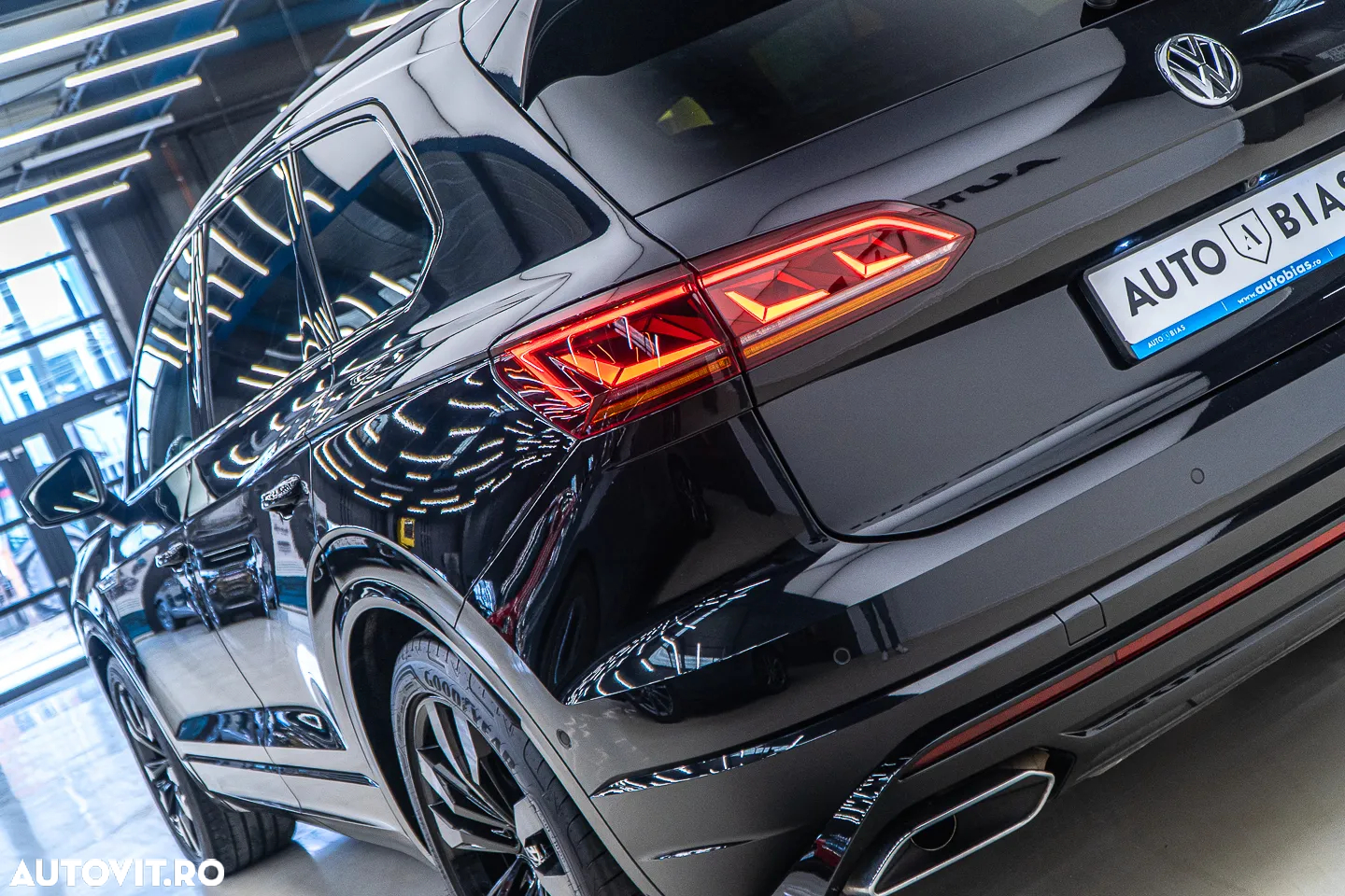 Volkswagen Touareg 3.0 V6 TDI 4Motion DPF Automatik R-Line - 32