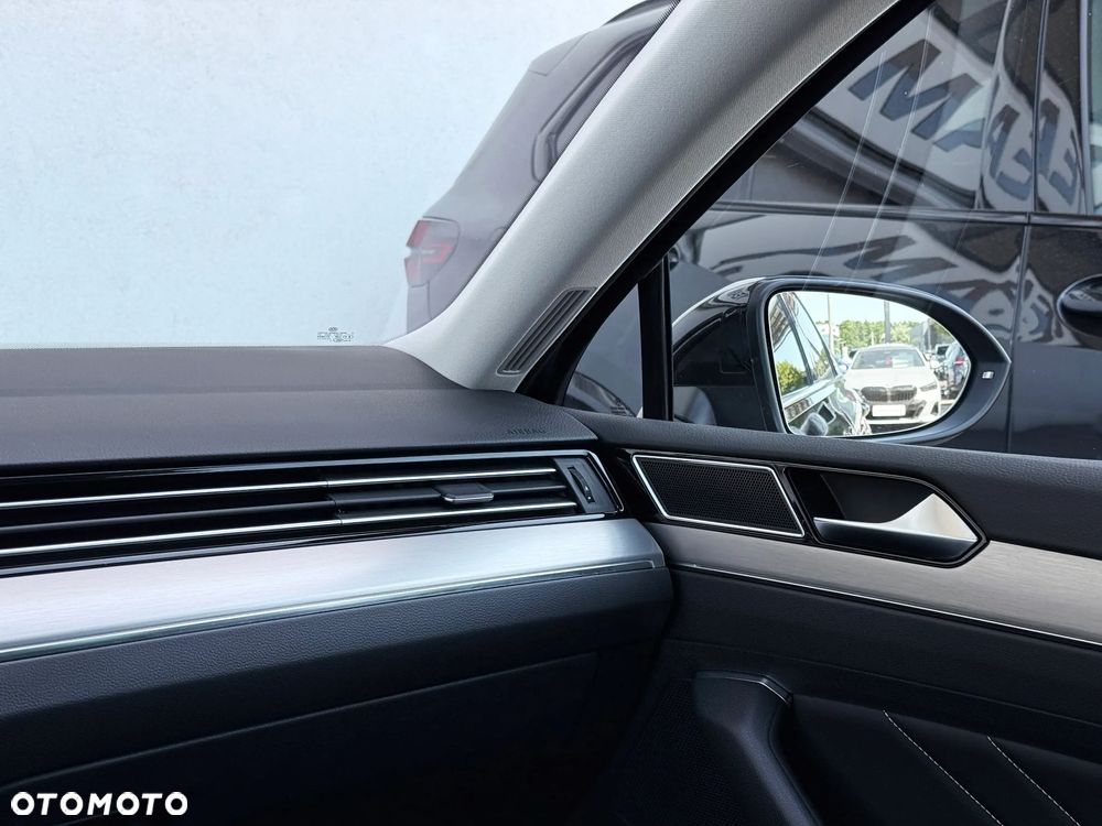 Volkswagen Passat Variant 2.0 TDI EVO Elegance DSG - 21