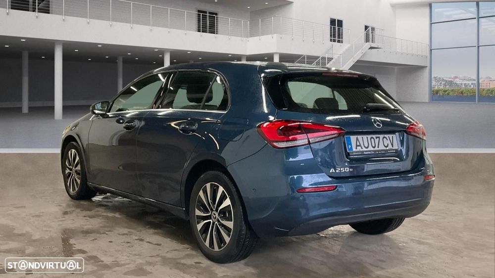 Mercedes-Benz A 250 e Style Plus - 4