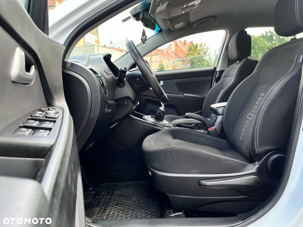 Kia Sportage 1.7 CRDI 2WD ISG Dream-Team Edition - 29
