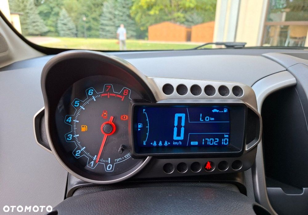 Chevrolet Aveo - 25