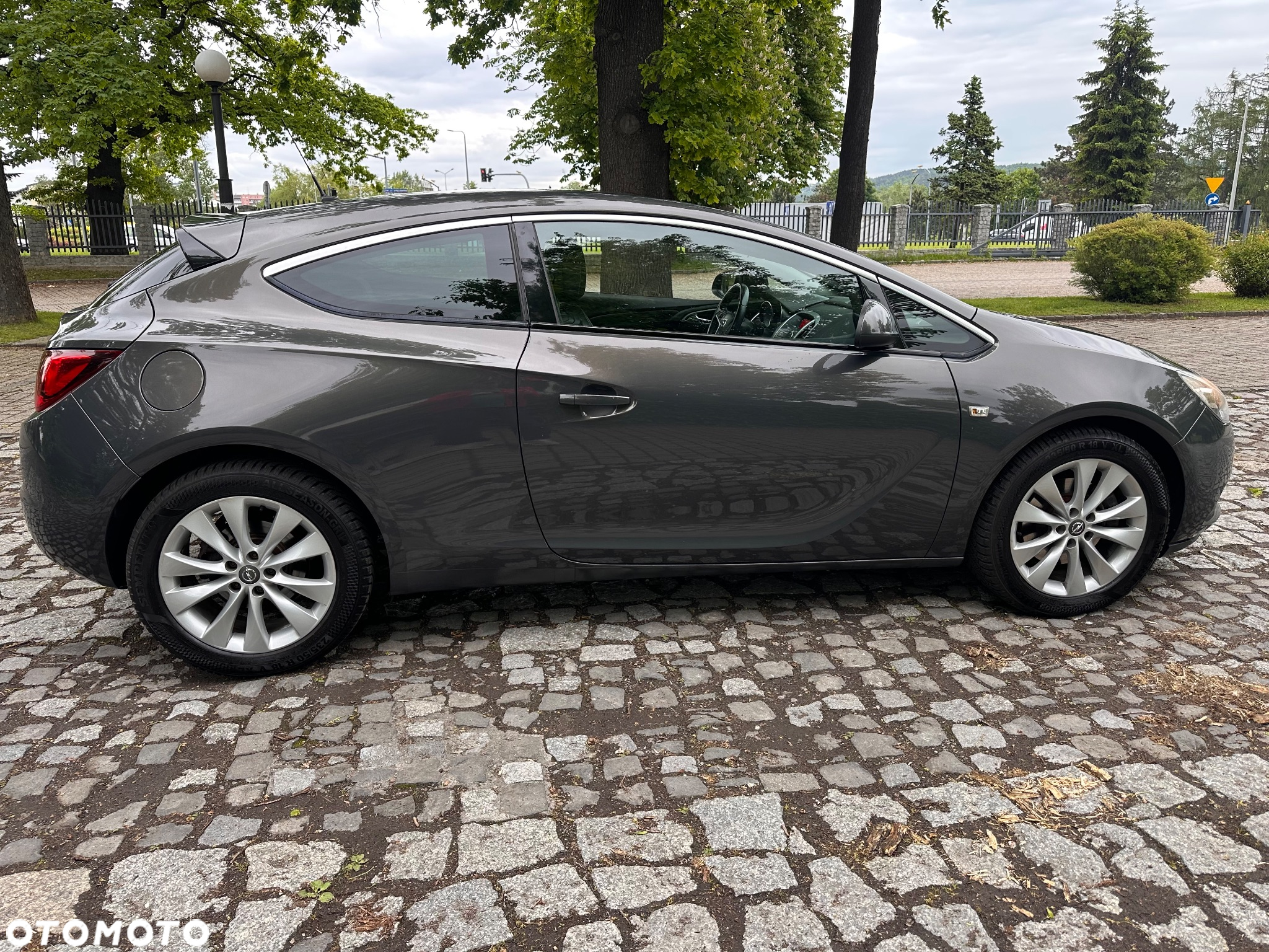 Opel Astra GTC 1.4 Turbo - 21