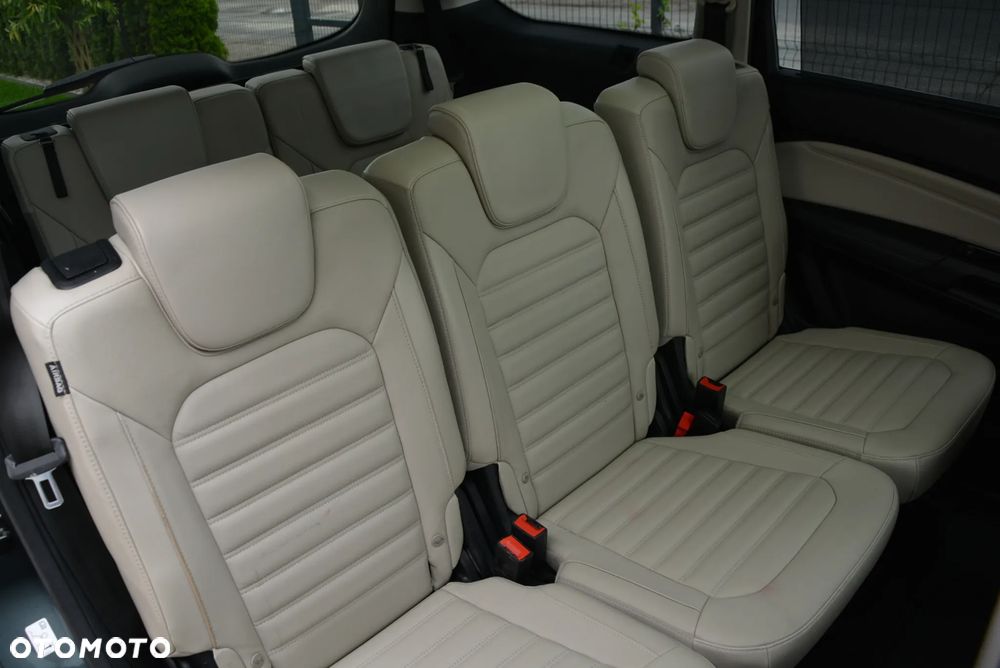 Ford Galaxy - 35