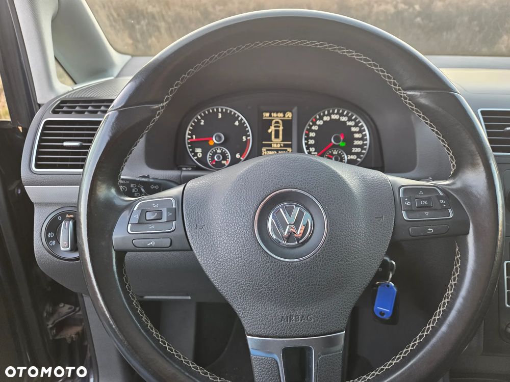 Volkswagen Touran 2.0 TDI DPF DSG MATCH - 17