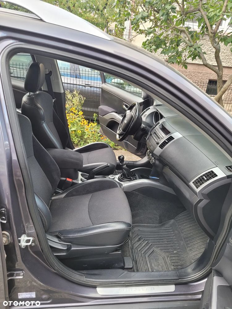 Mitsubishi Outlander 2.0 DID Intense - 17