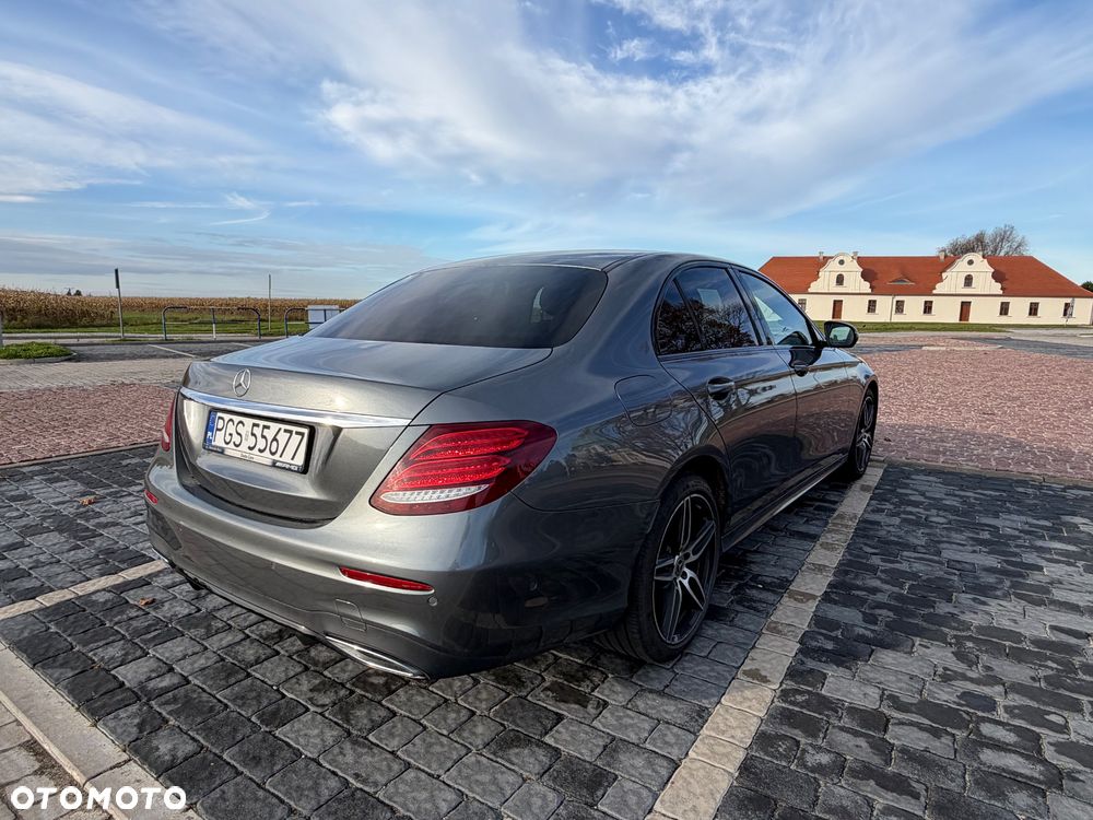 Mercedes-Benz Klasa E 220 d 4-Matic 9G-TRONIC - 5