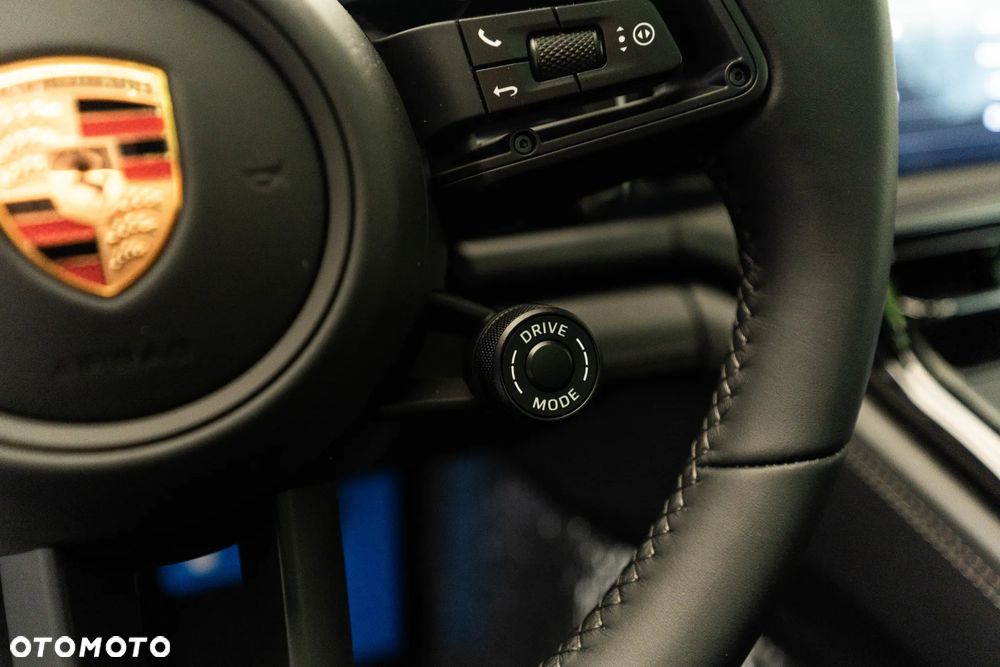 Porsche Panamera 4 - 24