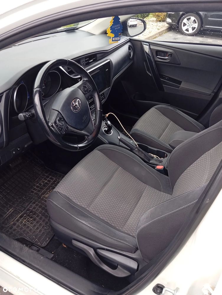 Toyota Auris Hybrid 135 Selection - 7