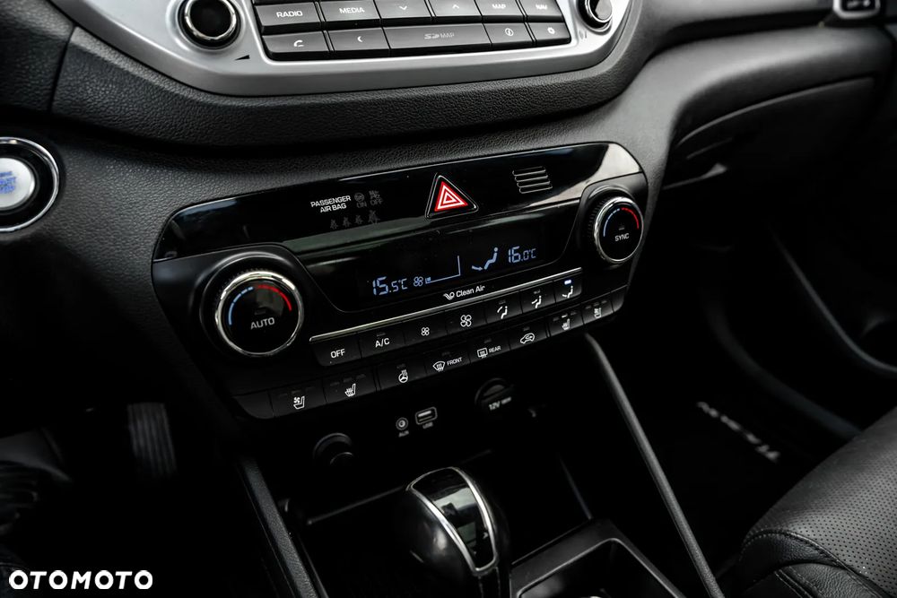 Hyundai Tucson 2.0 CRDI 4WD Automatik Premium - 35