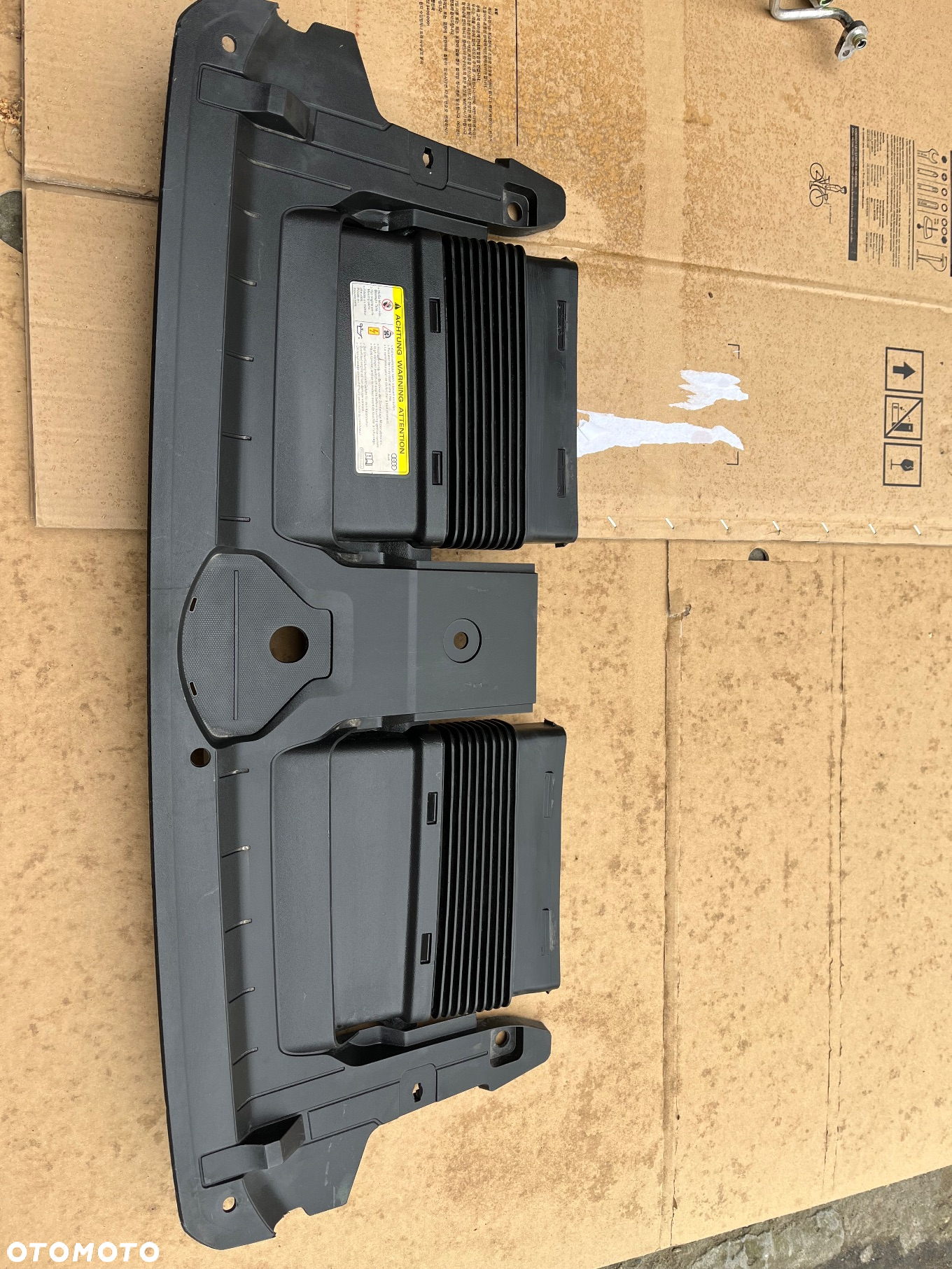 częściOSŁONA NAKŁADKA PASA PRZÓD AUDI Q7 4M 4M0807081 - 5