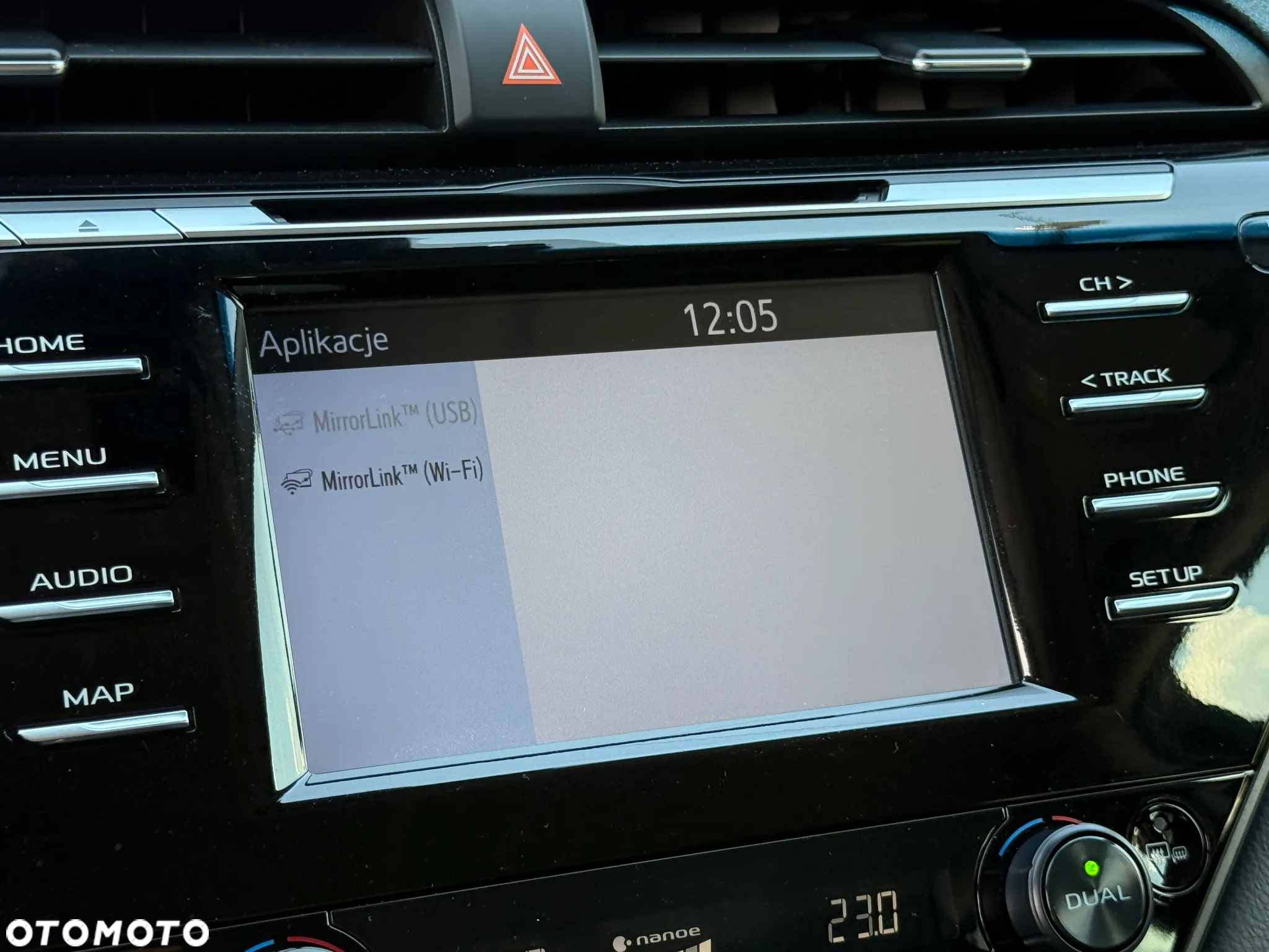 Toyota Camry 2.5 Hybrid Comfort CVT - 18