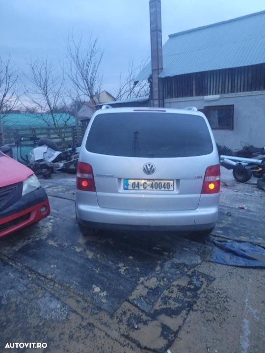 dezmembrez vw touran - 5